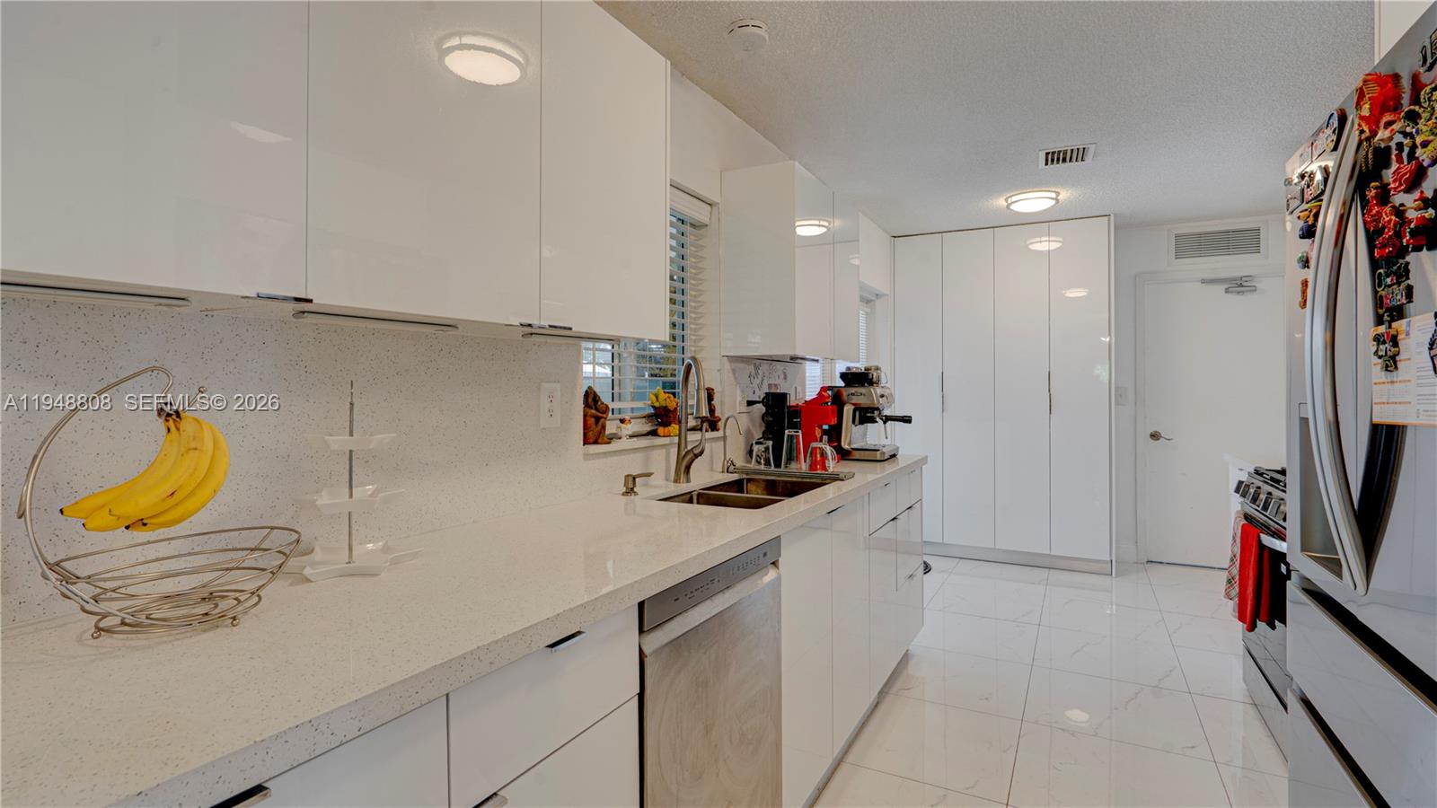 6815 Southwest 134th Court Miami, FL 33183 - Photo 11 of 53