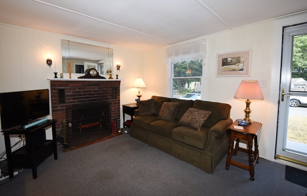 8 Valentine Road Marshfield, MA 02050 - Photo 8 of 14 Gallery Image 8