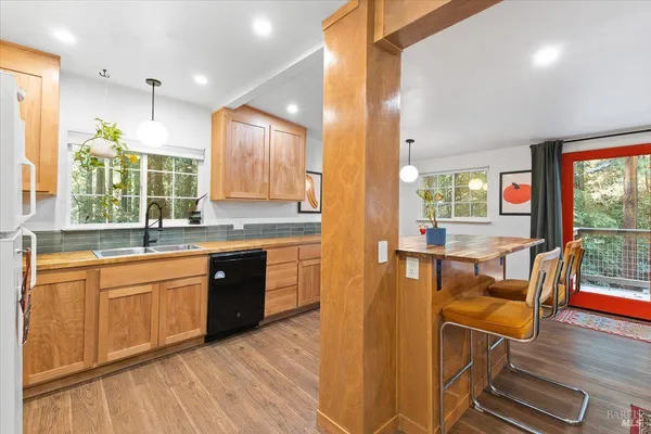 $549,000 | 15244 Rio Nido Road, Guerneville, CA 95446