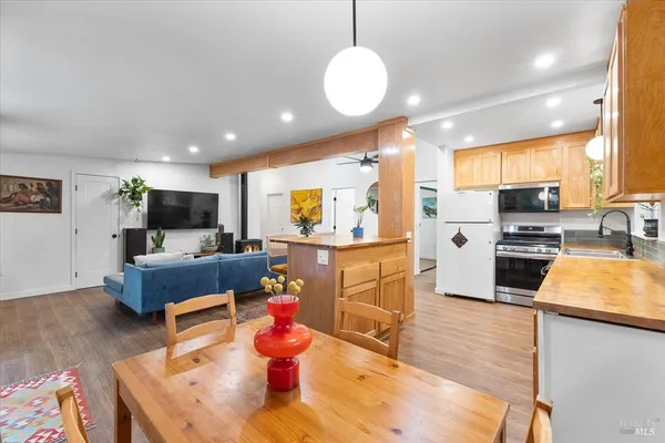 $549,000 | 15244 Rio Nido Road, Guerneville, CA 95446