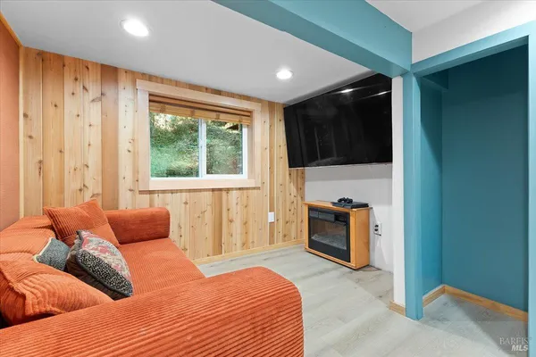 $549,000 | 15244 Rio Nido Road, Guerneville, CA 95446