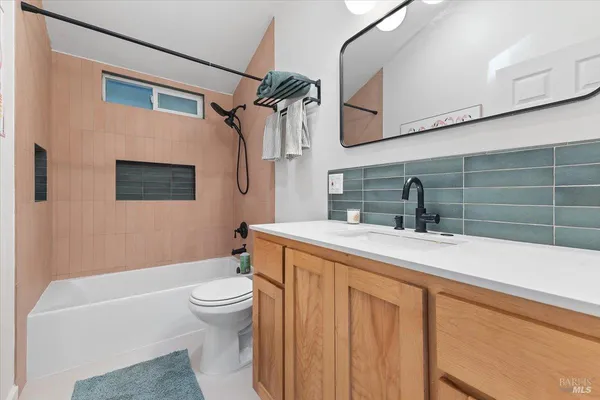 $549,000 | 15244 Rio Nido Road, Guerneville, CA 95446