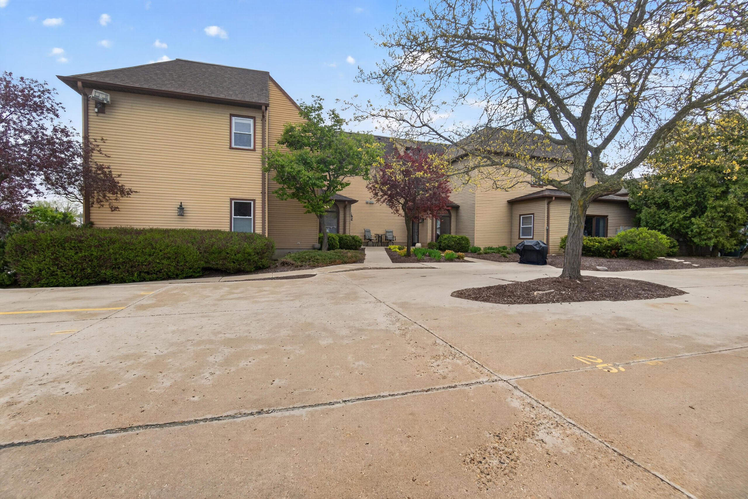 100 Main Street, Unit 105 Pewaukee, WI 53072 - Photo 12 of 13 DSC06377