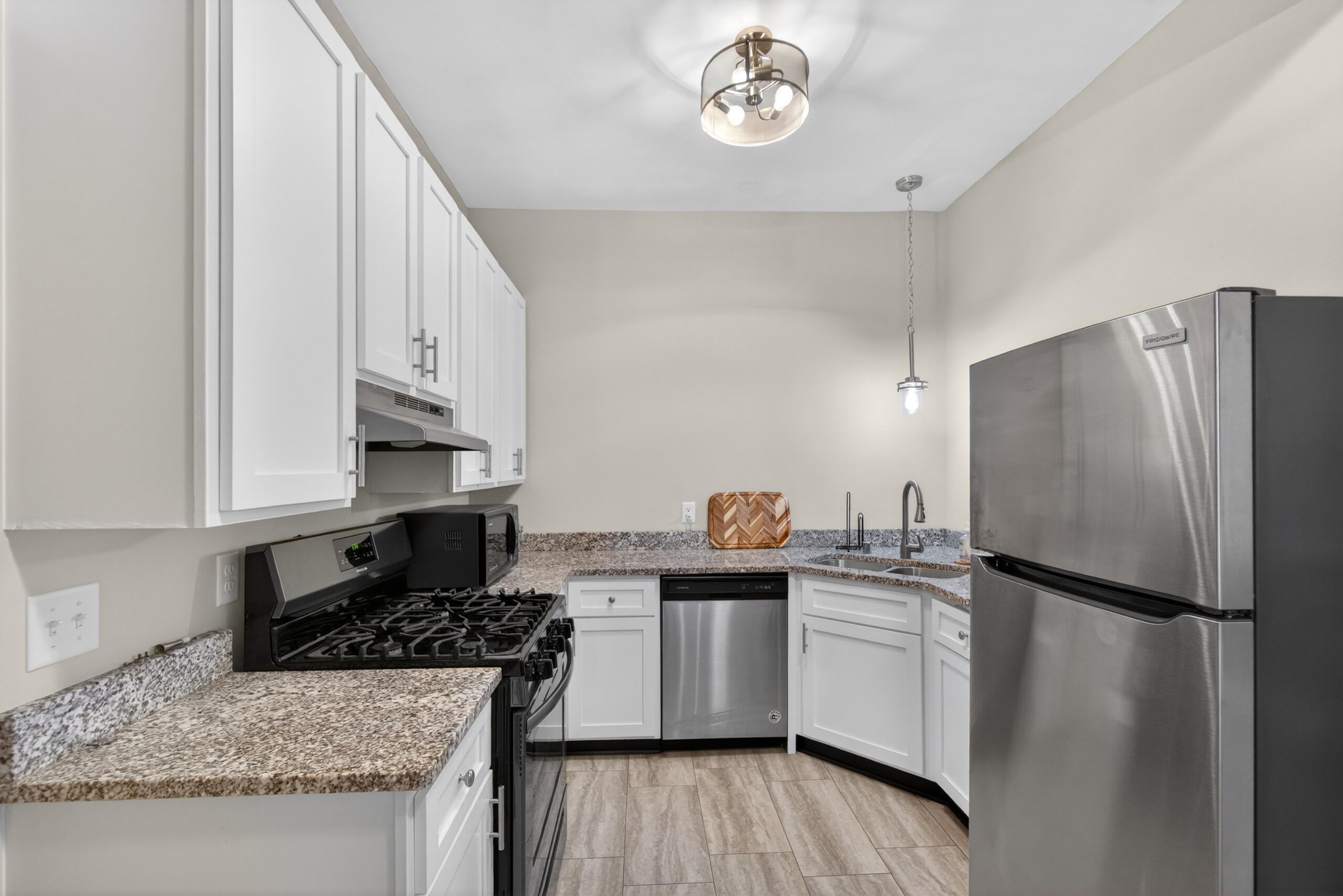 100 Main Street, Unit 105 Pewaukee, WI 53072 - Photo 3 of 13 DSC06389