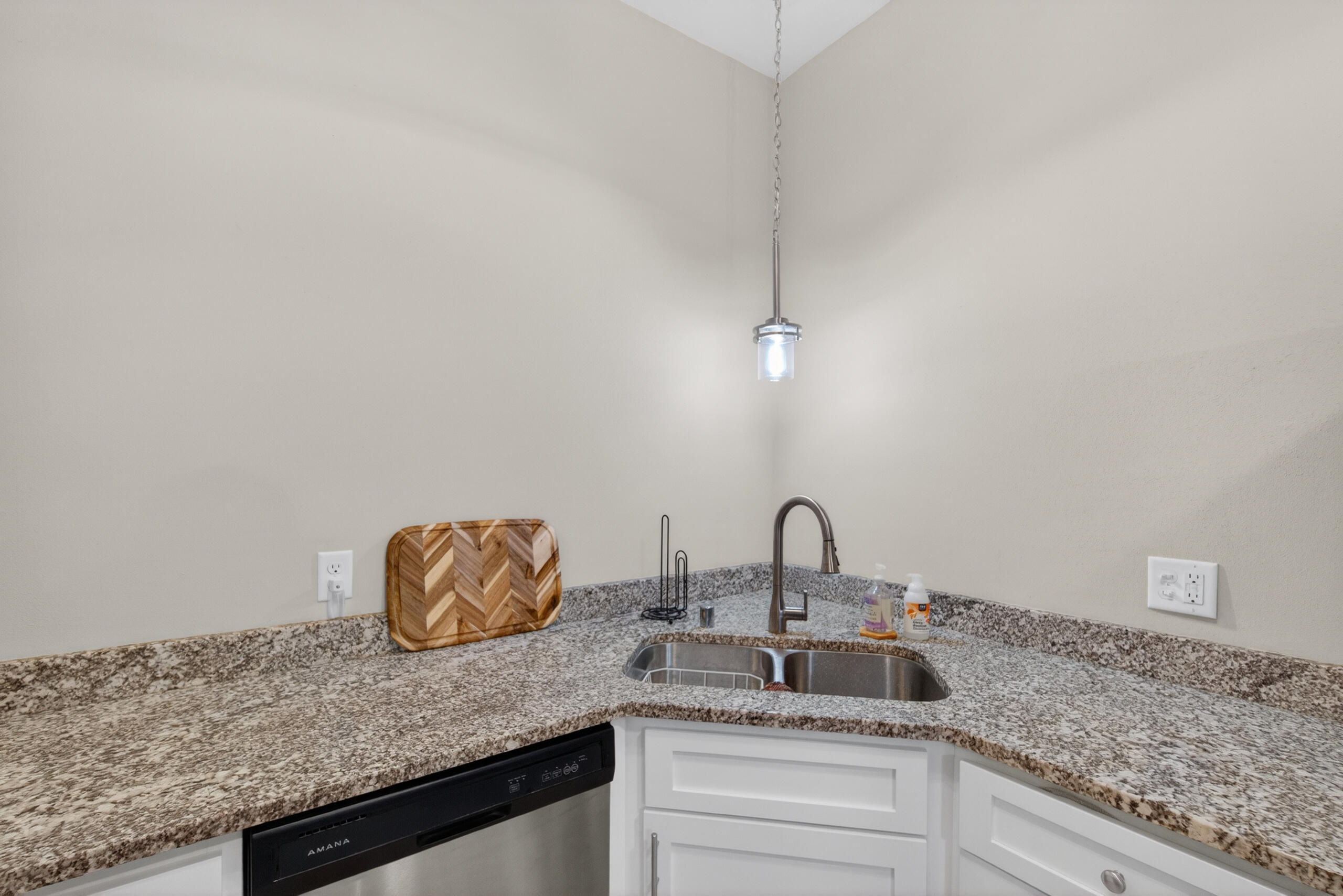 100 Main Street, Unit 105 Pewaukee, WI 53072 - Photo 4 of 13 DSC06399