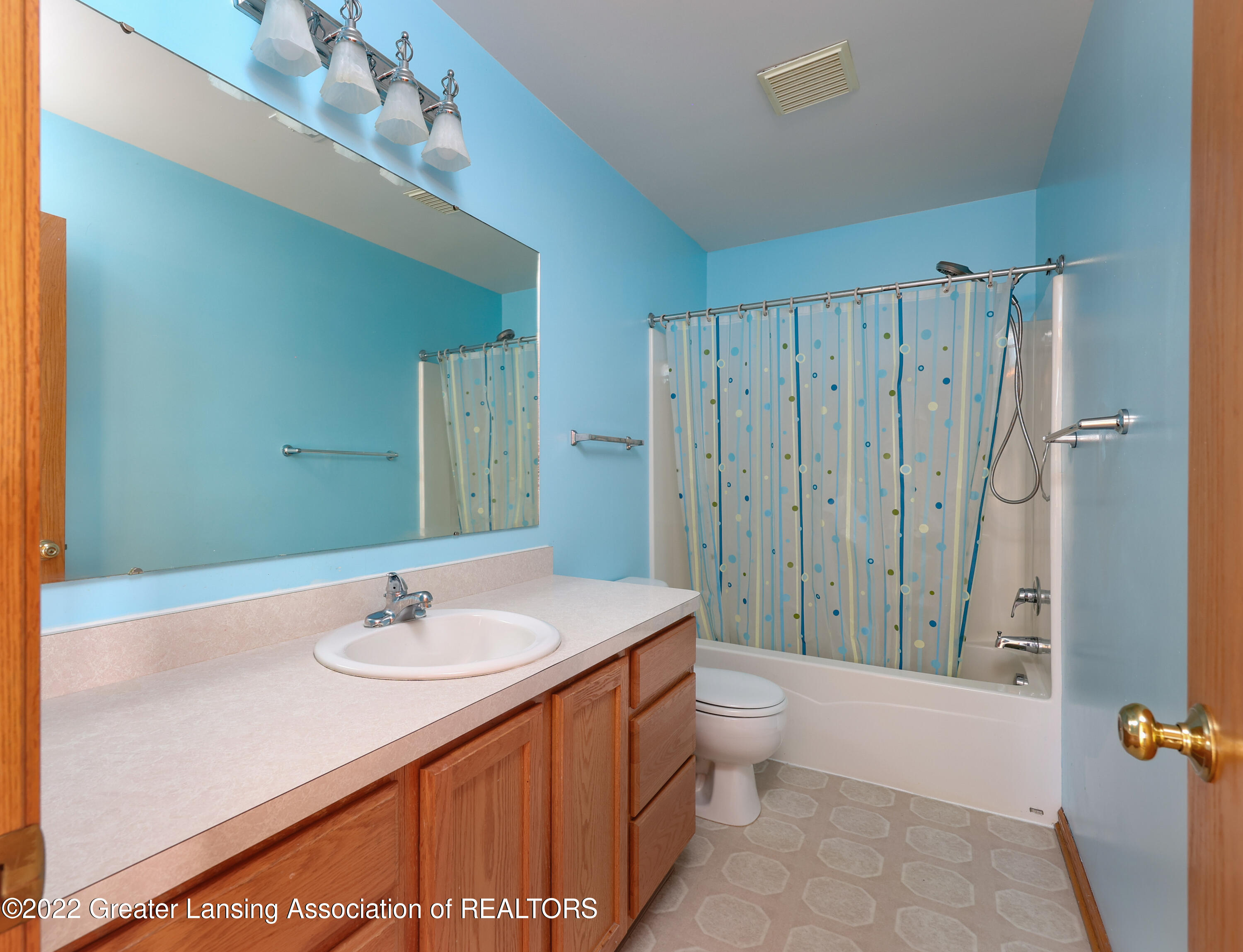 2300 Keller Road Holt, MI 48842 - Photo 22 of 27 Full Bathroom - 2nd Floor