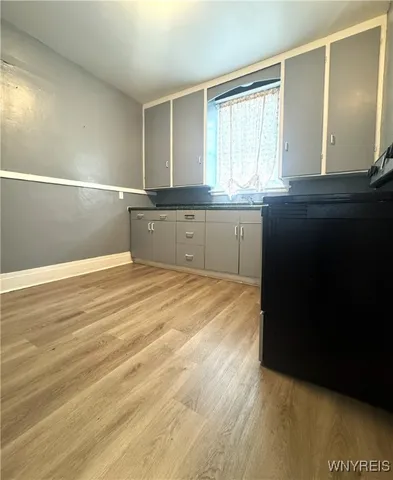 $1,150 | 1820 1/2 Whitney Avenue, Niagara Falls, NY 14301