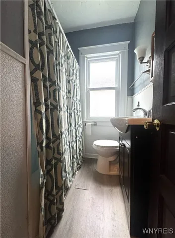 $1,150 | 1820 1/2 Whitney Avenue, Niagara Falls, NY 14301