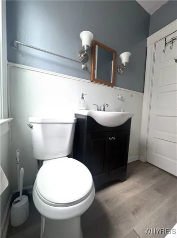 $1,150 | 1820 1/2 Whitney Avenue, Niagara Falls, NY 14301