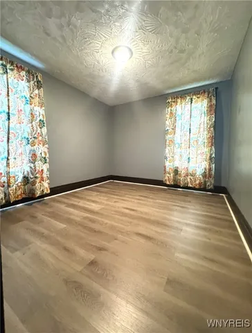 $1,150 | 1820 1/2 Whitney Avenue, Niagara Falls, NY 14301