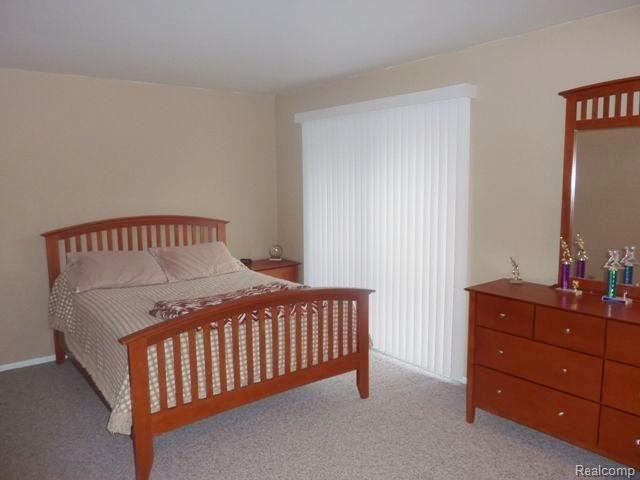 828 Oak Brook Ridge Drive Rochester, MI 48307 - Photo 8 of 10 Oak Brook #9 bedroom