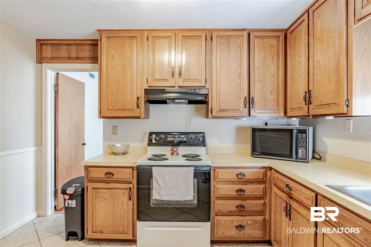 407 Thornton Place Mobile, AL 36609 - Photo 11 of 25