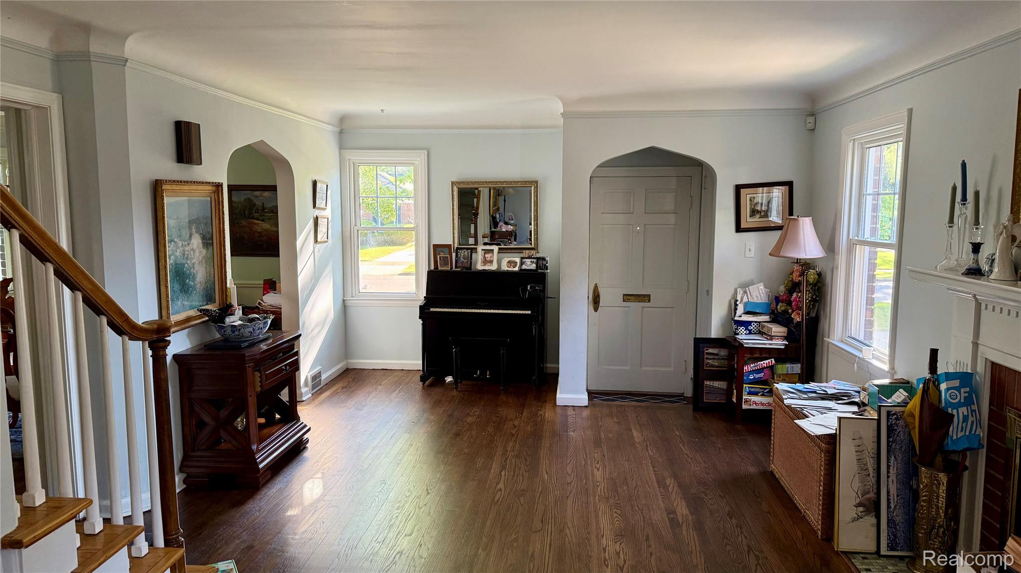 889 Rivard Boulevard Grosse Pointe, MI 48230 - Photo 2 of 18 IMG_7782.jpeg