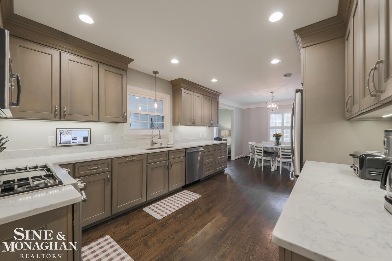 151 Ridgemont Road Grosse Pointe, MI 48236 - Photo 8 of 30 Plenty of counter space