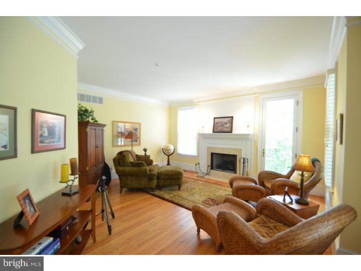 5690 Ridgeview Drive Doylestown, PA 18902 - Photo 8 of 25 Living Room