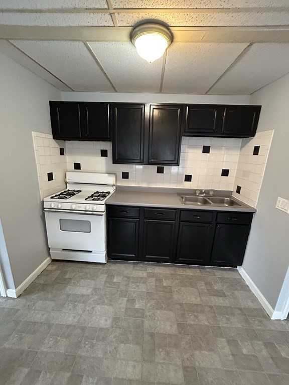 30 Brow Street, Unit 2E Fall River, MA 02721 - Photo 15 of 18