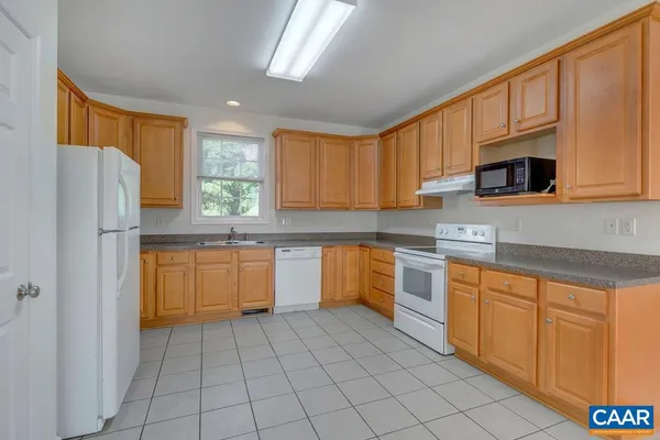 $2,100 | 120 Summit Street, Unit A, Charlottesville, VA 22903