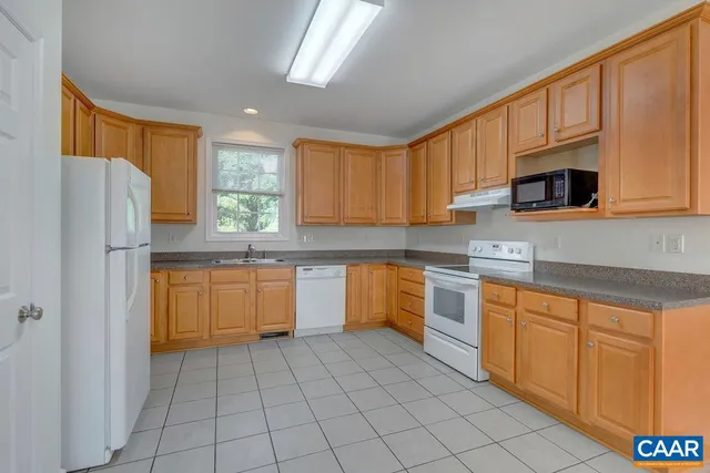 $2,100 | 120 Summit Street, Unit A, Charlottesville, VA 22903