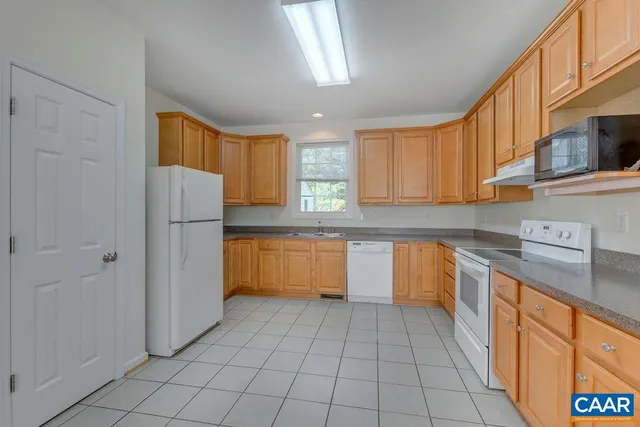 $2,100 | 120 Summit Street, Unit A, Charlottesville, VA 22903