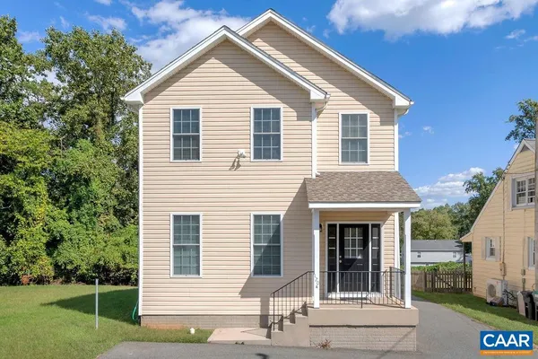 $2,100 | 120 Summit Street, Unit A, Charlottesville, VA 22903