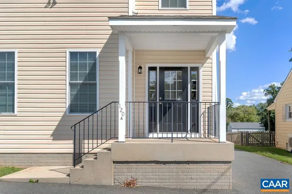 $2,100 | 120 Summit Street, Unit A, Charlottesville, VA 22903