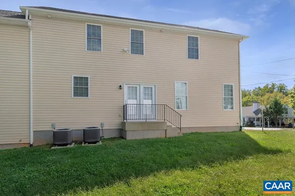 $2,100 | 120 Summit Street, Unit A, Charlottesville, VA 22903