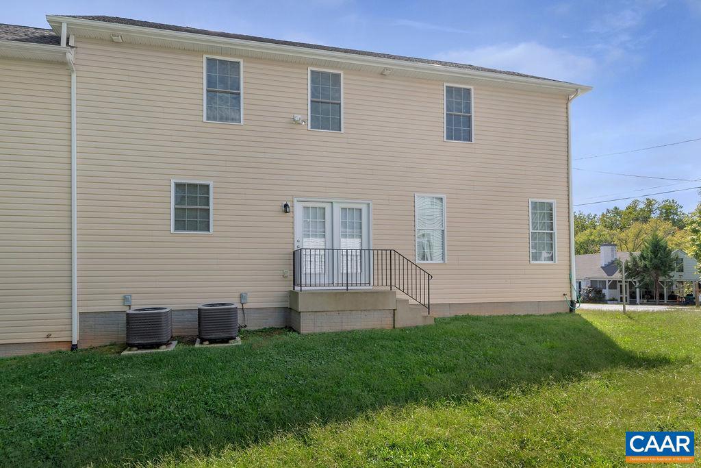 120 Summit Street, Unit A Charlottesville, VA 22903 - Photo 29 of 35