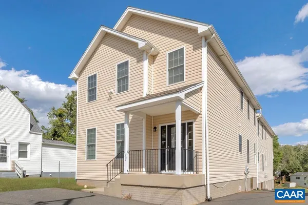 $2,100 | 120 Summit Street, Unit A, Charlottesville, VA 22903