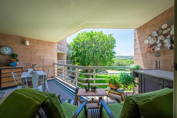 $359,000 | 1000 Guadalupe Street, Kerrville, TX 78028