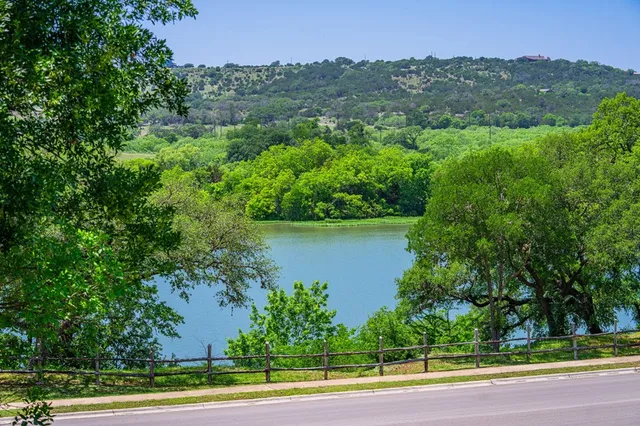 $369,000 | 1000 Guadalupe Street, Kerrville, TX 78028
