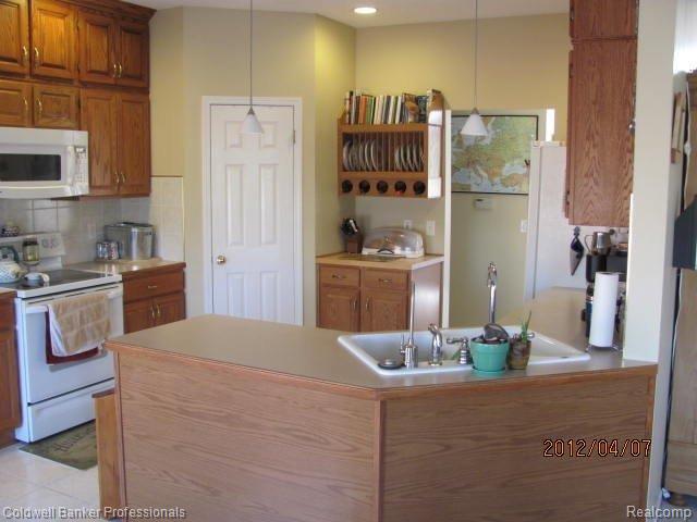 4292 Springwood Fenton, MI 48430 - Photo 17 of 18 4292 Springwood 4.JPG
