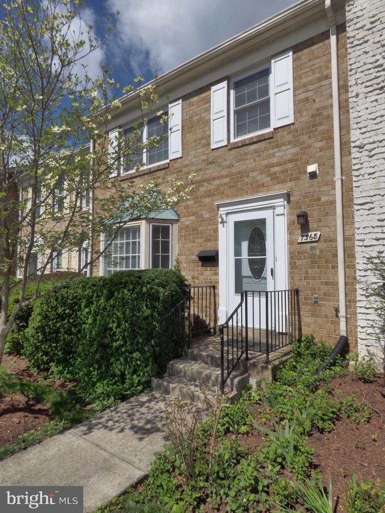 7368 Eldorado Street McLean, VA 22102 - Photo 2 of 31