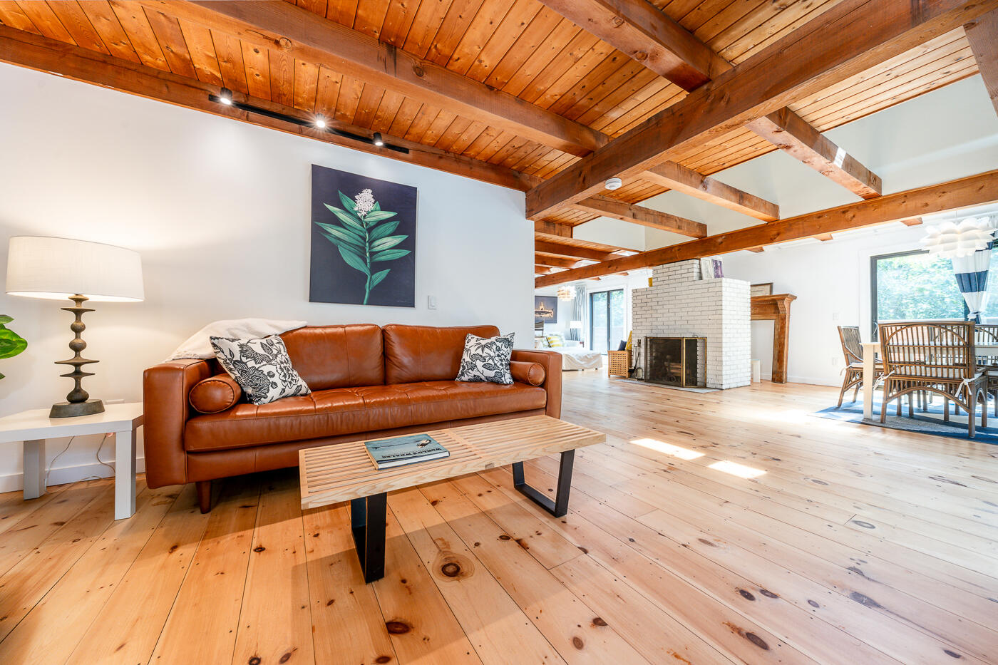 215 Gull Pond Road Wellfleet, MA 02667 - Photo 18 of 47 livroom4
