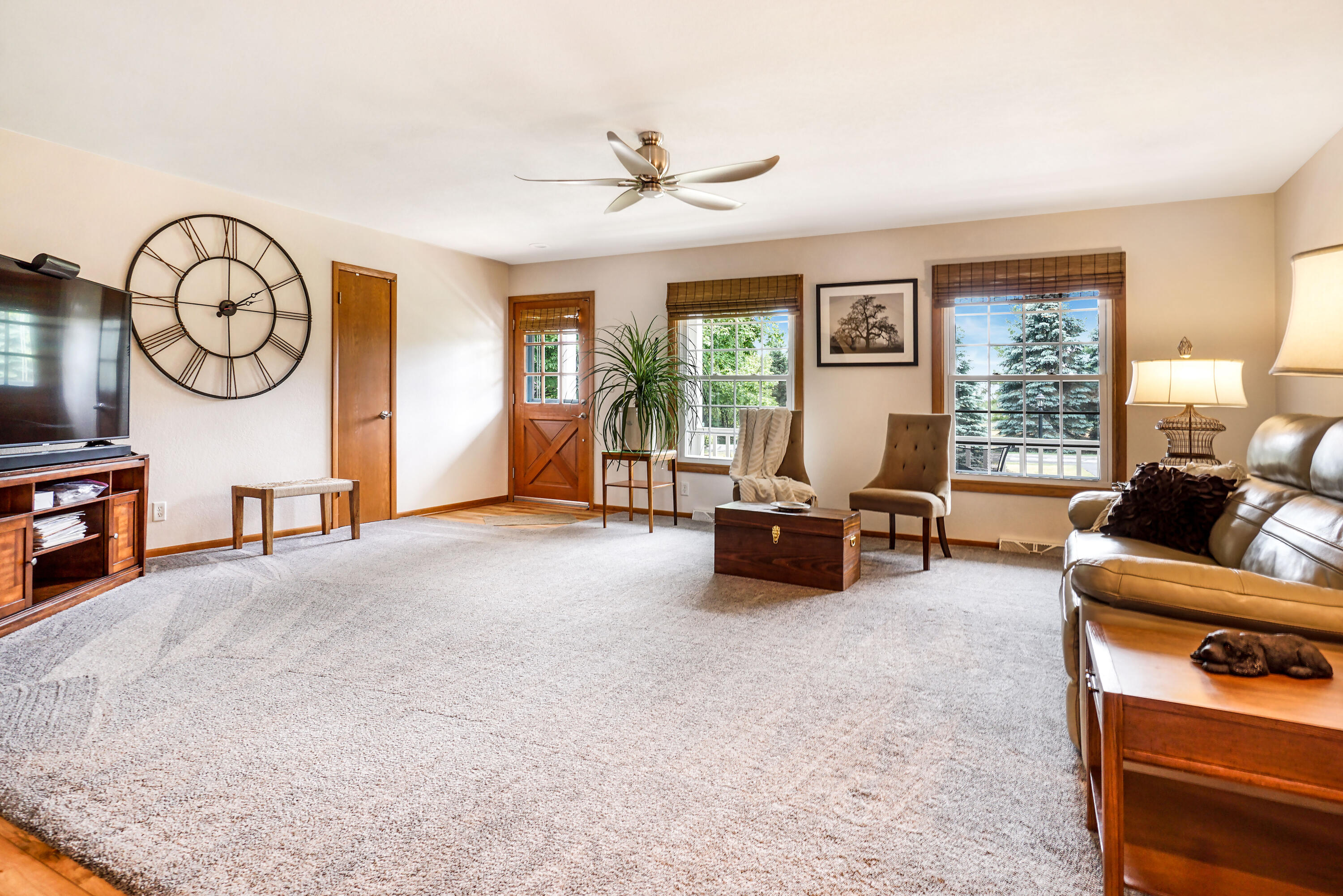 1674 Maple Dale Road Trenton, WI 53090 - Photo 6 of 39 Living Room