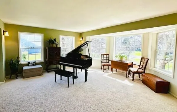 $649,000 | 412 East Red Pine Circle, Dousman, WI 53118