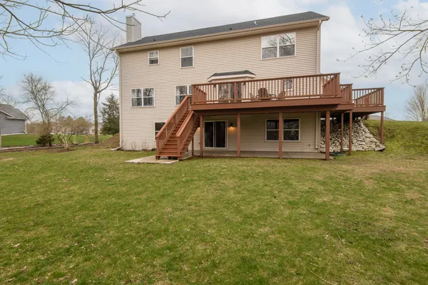 $649,000 | 412 East Red Pine Circle, Dousman, WI 53118
