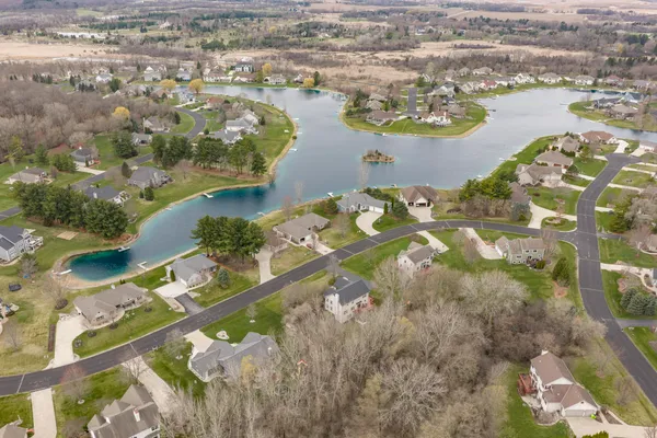 $649,000 | 412 East Red Pine Circle, Dousman, WI 53118