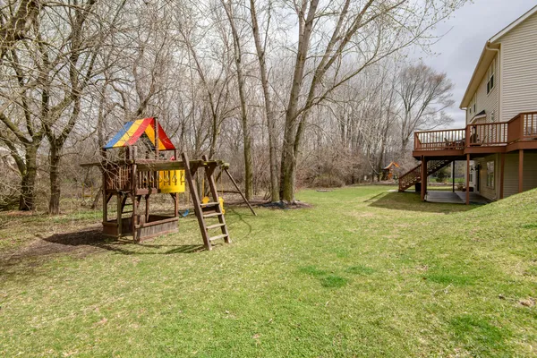 $649,000 | 412 East Red Pine Circle, Dousman, WI 53118