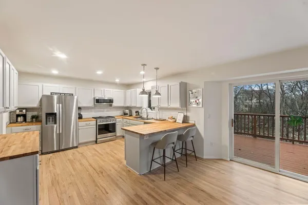 $649,000 | 412 East Red Pine Circle, Dousman, WI 53118