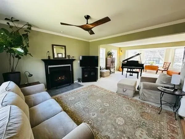 $649,000 | 412 East Red Pine Circle, Dousman, WI 53118