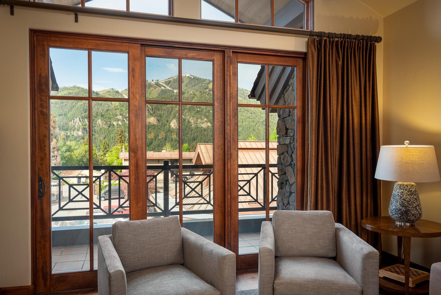 680 Sun Valley Road, Unit D4 Ketchum, ID 83340 - Photo 2 of 39 2023-3BR-LR-VIEW-SUMMER1