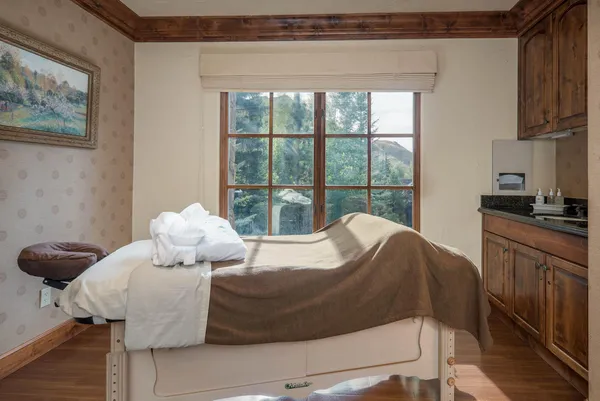 $230,000 | 680 Sun Valley Road, Unit D4, Ketchum, ID 83340