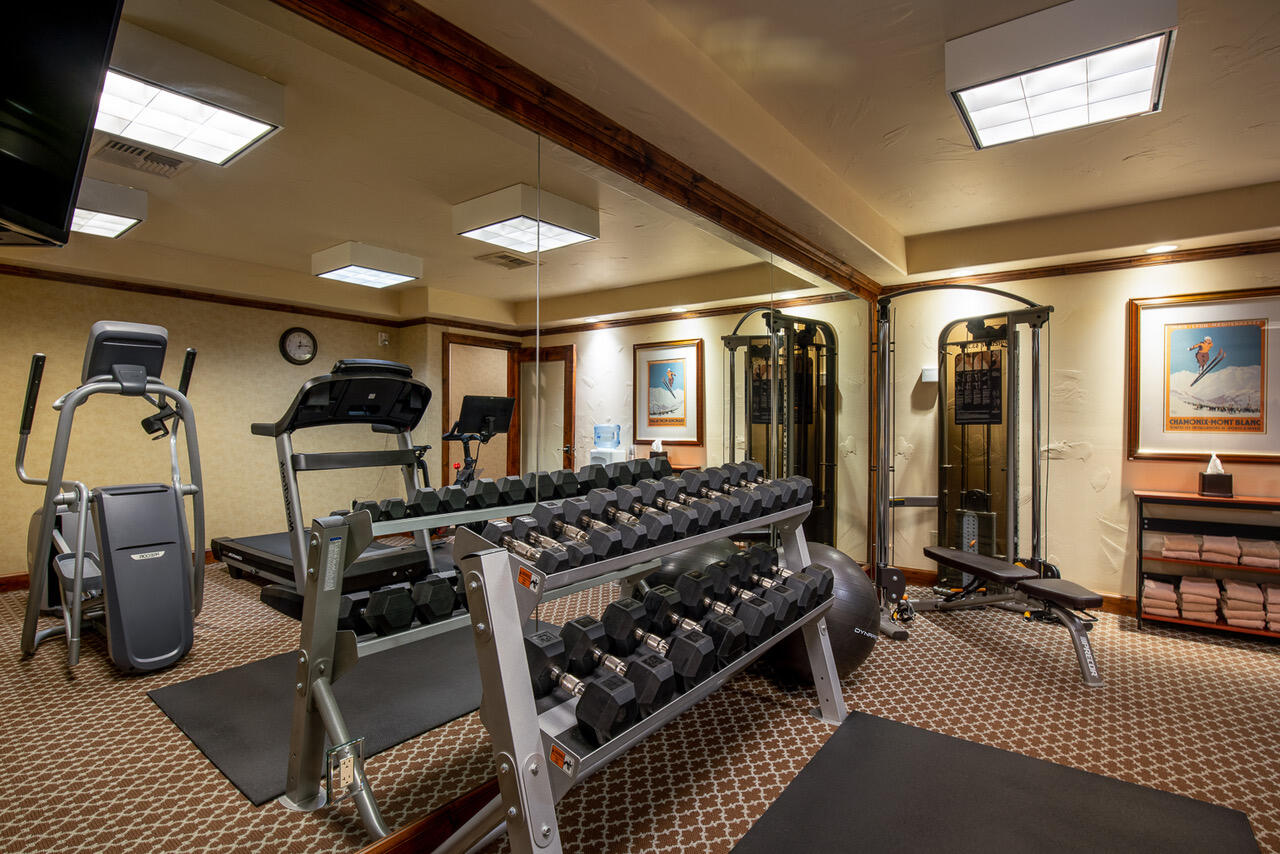 680 Sun Valley Road, Unit D4 Ketchum, ID 83340 - Photo 37 of 39 52a-2020-EXERCISE-FREE-WEIGHTS