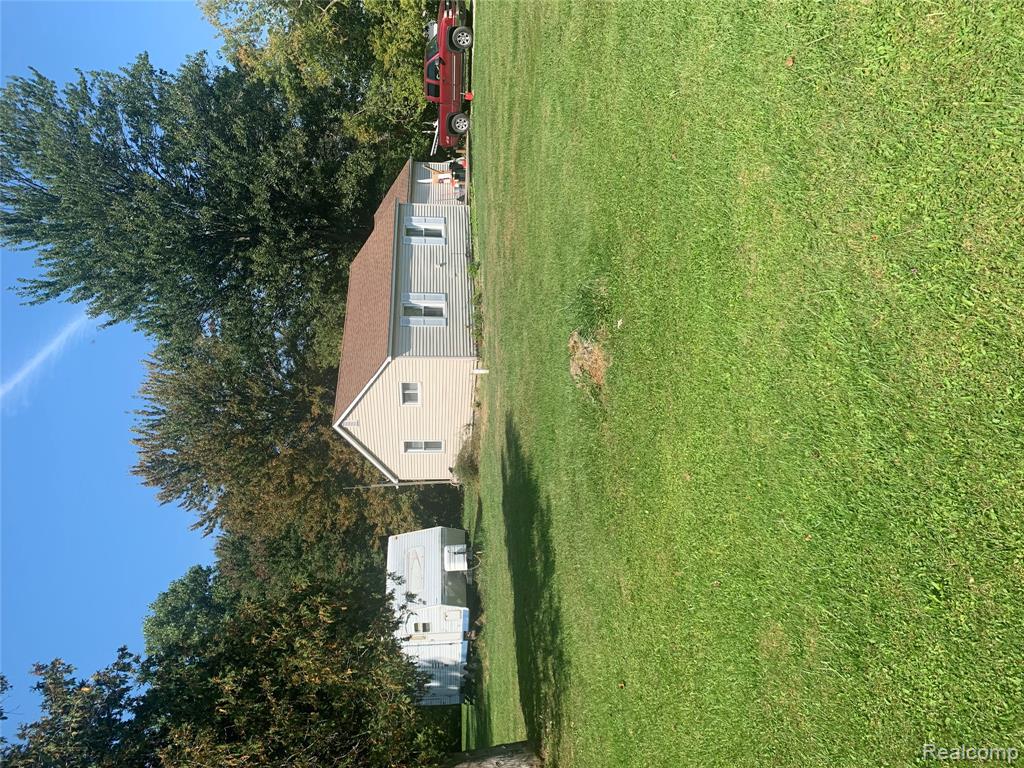 2186 Belsay Road Burton, MI 48519 - Photo 5 of 32