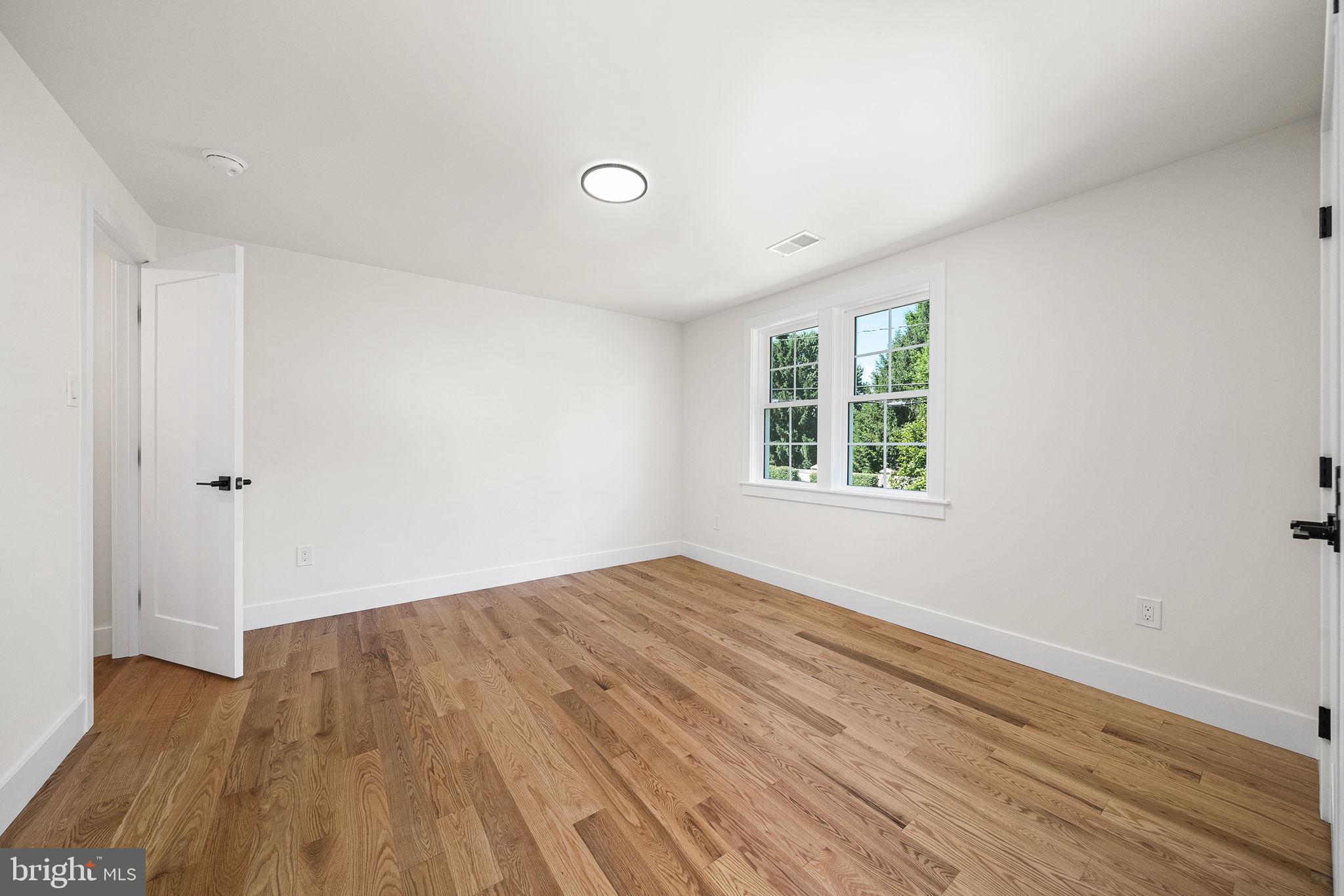 2851 Edgelea Road Vienna, VA 22181 - Photo 36 of 69