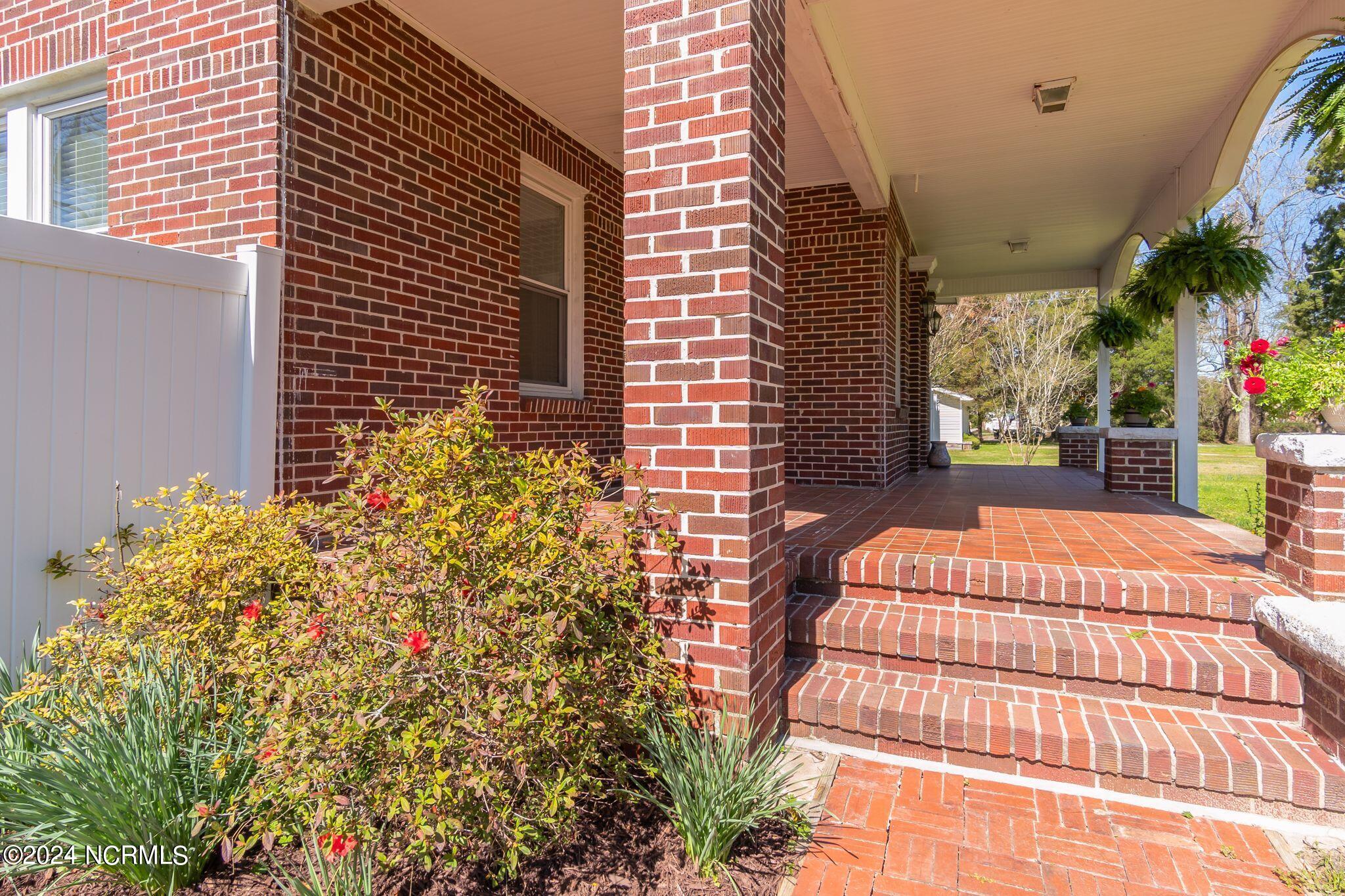 2405 Old Cherry Point Road New Bern, NC 28560 - Photo 7 of 45 Front
