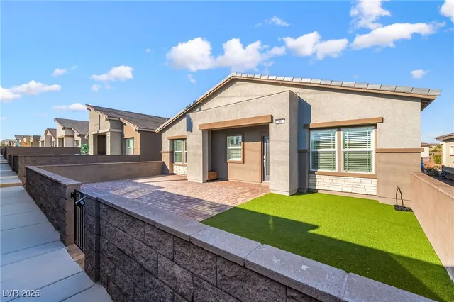 $2,020 | 288 Whitney Crest Street, Henderson, NV 89015