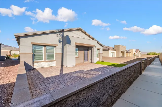 $2,020 | 288 Whitney Crest Street, Henderson, NV 89015