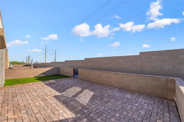 $2,020 | 288 Whitney Crest Street, Henderson, NV 89015