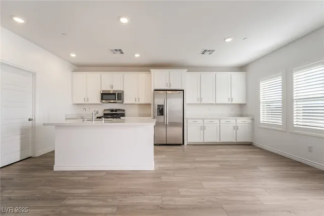 $2,020 | 288 Whitney Crest Street, Henderson, NV 89015